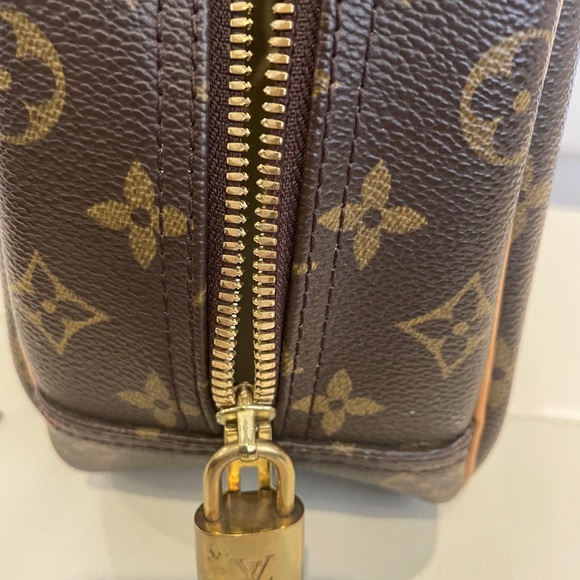 Vintage Louis Vuitton Handbag - Picture 4 of 5